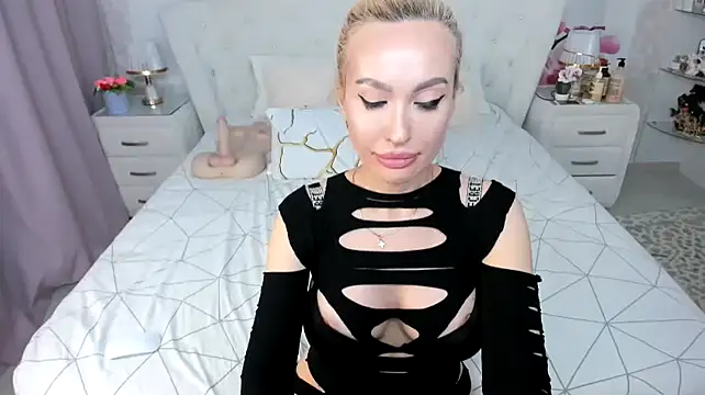 HottieSweetBritney's Live XXX Chat