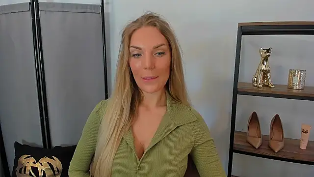 AulloraHoney – Live XXX-chat