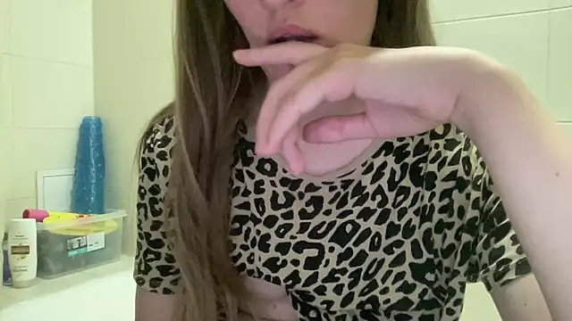 alisa_kitcat's Live XXX Chat