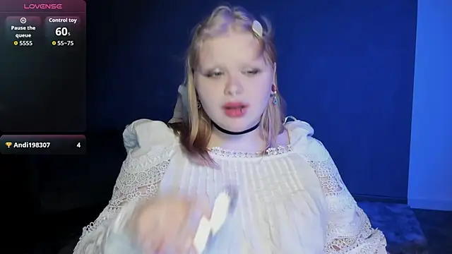 LottieReed Adlı Modelin Canlı XXX Sohbeti