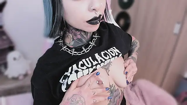 shes_creepy Chat XXX live