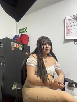 lya_nekko_ Adlı Modelin Canlı XXX Sohbeti