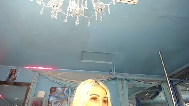Chat +18 de ADRIANNA_FOX ao vivo