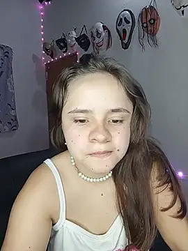 SweetRabbit29 Adlı Modelin Canlı XXX Sohbeti