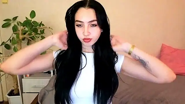 WildKittenX_ Adlı Modelin Canlı XXX Sohbeti