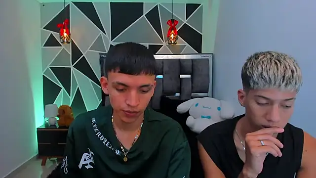 Juan_Nd_Steven Live XXX Chat