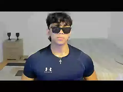 Онлайн чат XXX noahprada