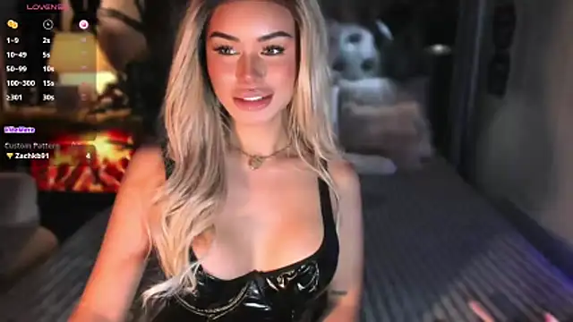 ZyraGoddes' Live XXX Chat