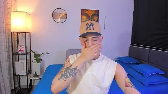 alejandro_calderon1 élő XXX-chatje
