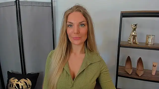 XXX chat uživo modela AulloraHoney