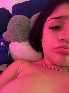 lucianaroy's Live XXX Chat
