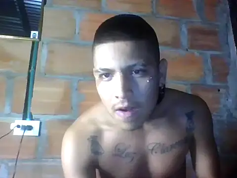 perloon webcam show
