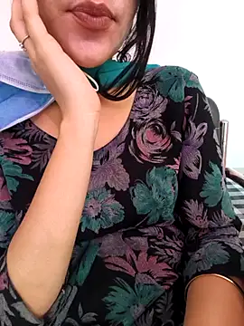zoya_baby_ Show in webcam