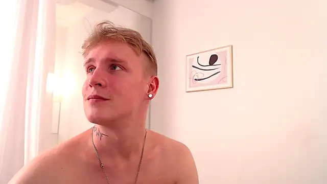 Show modela AlexxSweet na web-kameri