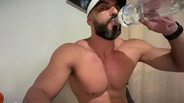 romeolovedark: διαδικτυακό σόου στην κάμερα