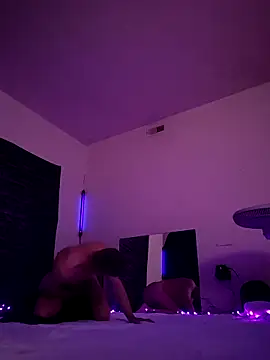 Pokazy przed kamerką – SexyAssPosingGuy