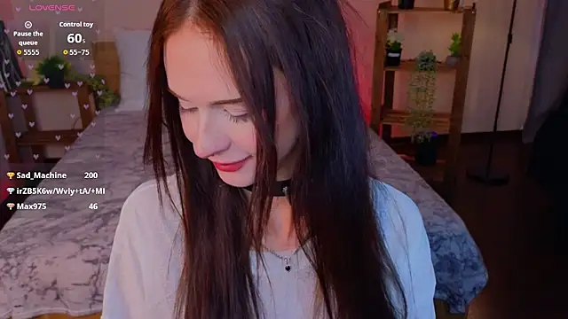 Chat +18 de Adetta ao vivo