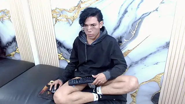 Chatroom XXX en direct de DaviidBuckx_