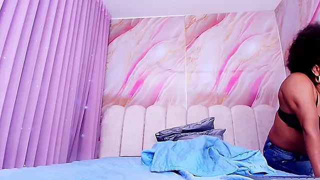 sofi_decker Adlı Modelin Canlı XXX Sohbeti