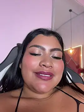LunaaRosse Adlı Modelin Canlı XXX Sohbeti