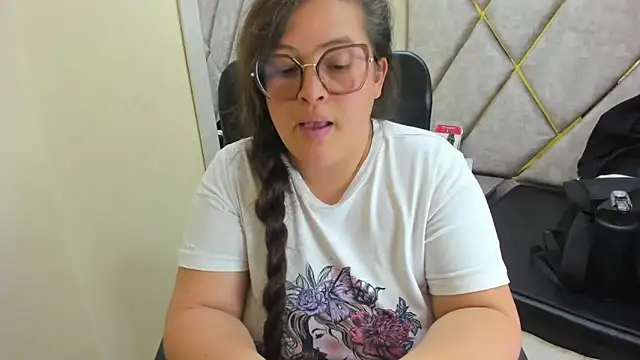 Онлайн чат XXX Sarah_Boobs_