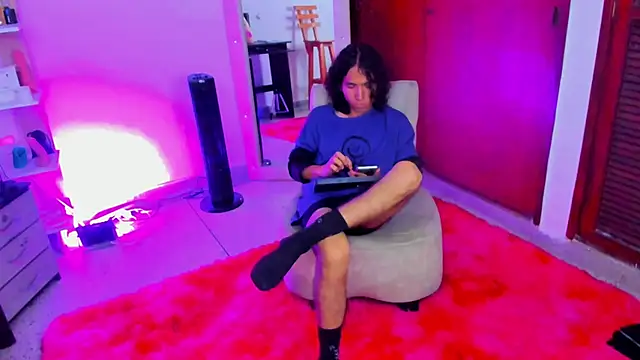 issac_latin Webcam show