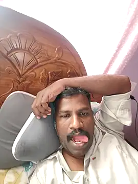 Paramkeerthi 现场XXX聊天