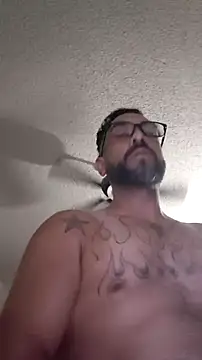 Forbidden_daddy: διαδικτυακό σόου στην κάμερα