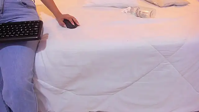 Eva_honey Adlı Modelin Canlı XXX Sohbeti