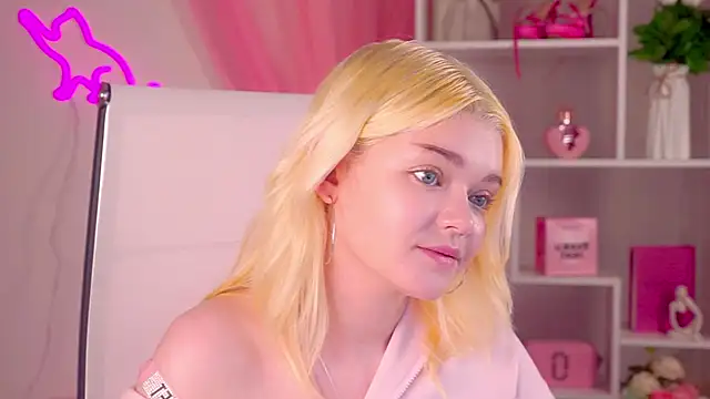 AdeleCartier Adlı Modelin Canlı XXX Sohbeti