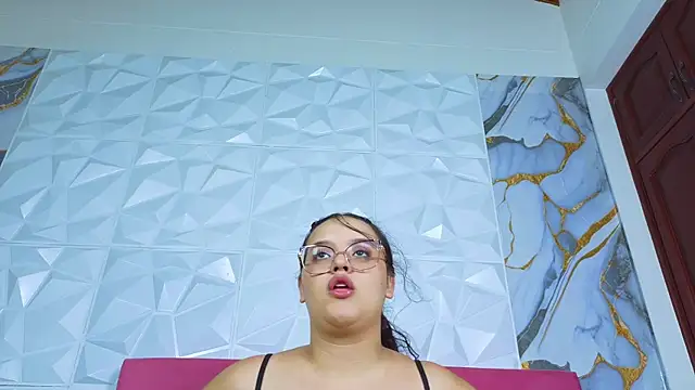 Show modela zully_fox na web-kameri