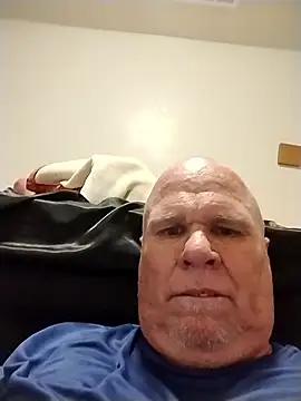 Reddog833's Webcam Show