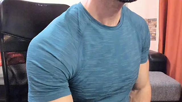 HotHunkTrainer Live XXX Chat