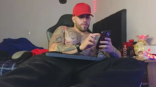 Ades_Lowe Webcam Show