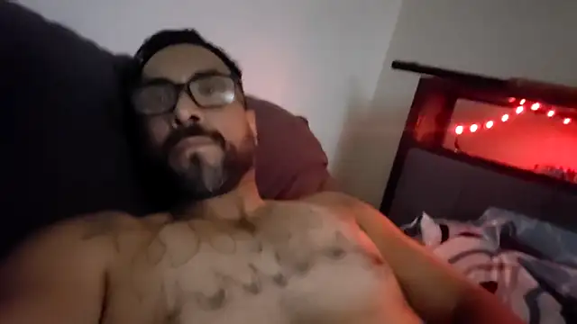 Pokazy przed kamerką – Forbidden_daddy