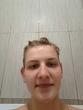 mooniekiss live XXX chat
