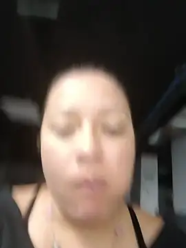 LYNDYTTAFULLL's Live XXX Chat
