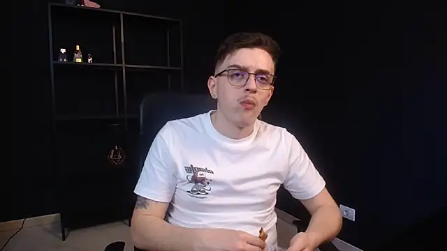 FelixStarkk webkamerás műsora