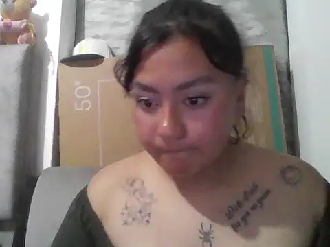 Alaia_moretti's Webcam Show