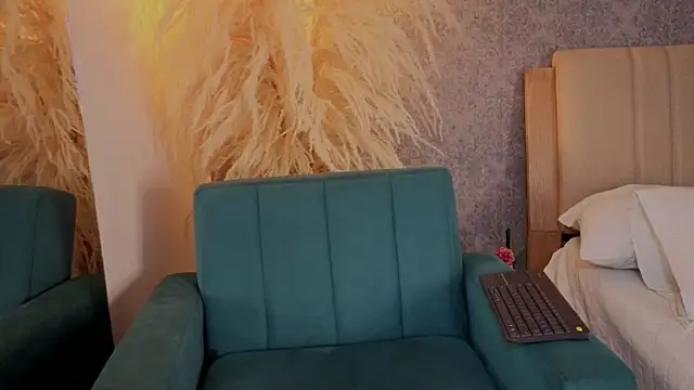 Chatroom XXX en direct de Emilly_Beaumont