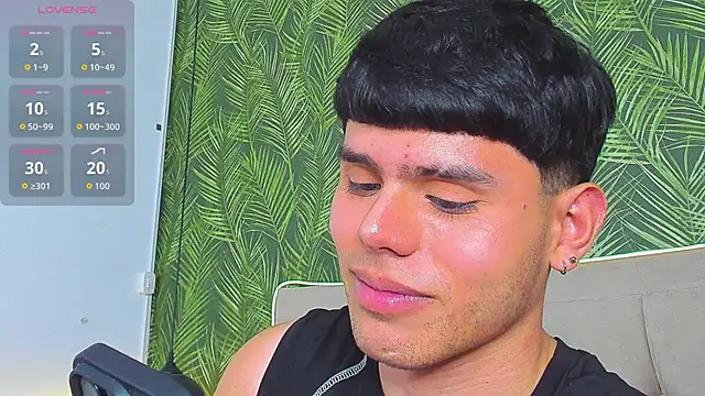 Nathaniel_Park Show in webcam