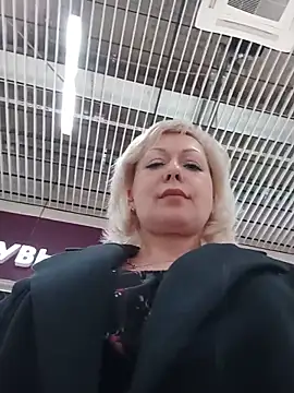 EmilyFanks Adlı Modelin Canlı XXX Sohbeti