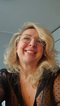 MariaRichi_ Adlı Modelin Canlı XXX Sohbeti
