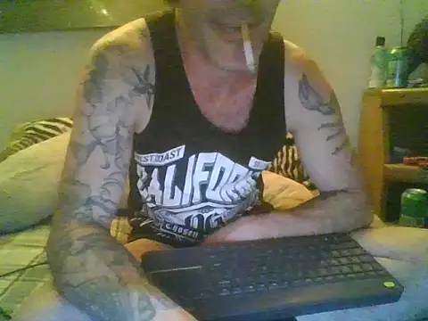 Pokazy przed kamerką – theboobietrap