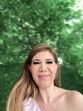 didihairypussy: διαδικτυακό σόου στην κάμερα
