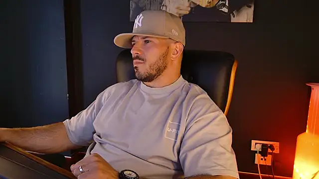 AngeloEric's Live XXX Chat