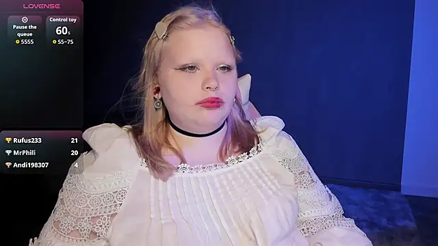 LottieReedのライブXXXチャット
