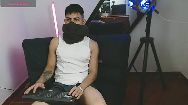 Czat XXX na żywo – ALPHA_LATINO