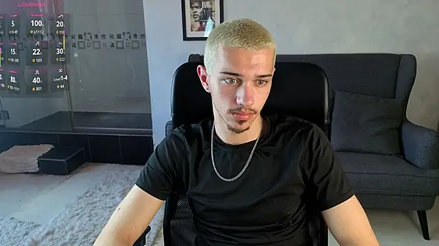 XXX chat uživo modela KaydenDrew