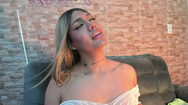 Dreams_Chloe Adlı Modelin Web Kamerası Şovu